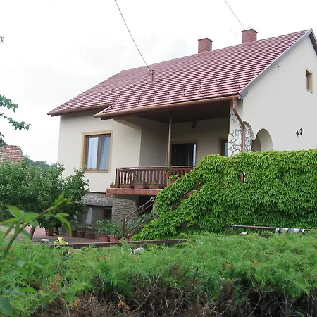 Boglarka Apartman Διαμέρισμα